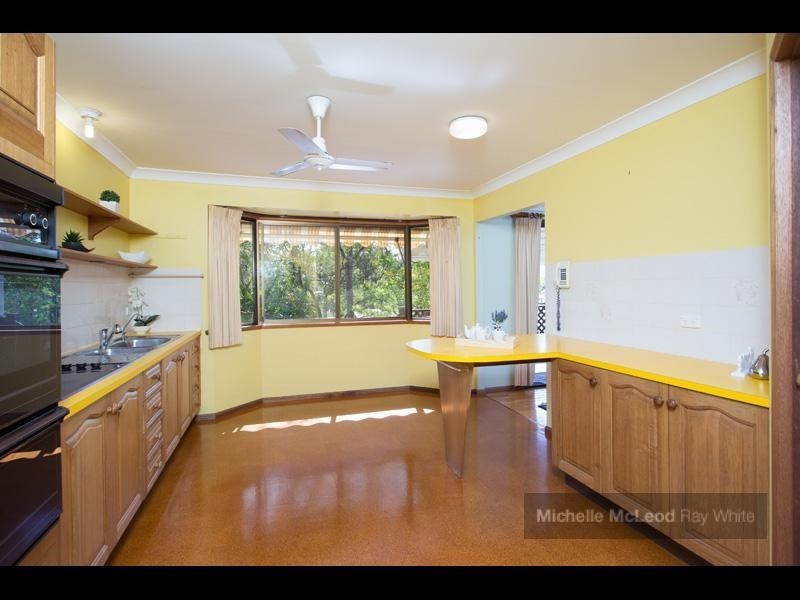 15 Welcome Street, Chapel Hill QLD 4069