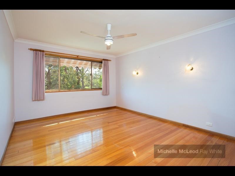 15 Welcome Street, Chapel Hill QLD 4069