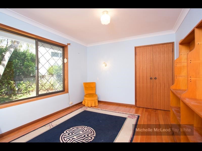 15 Welcome Street, Chapel Hill QLD 4069