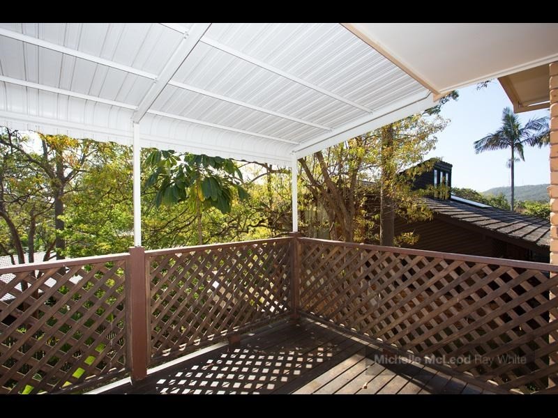 15 Welcome Street, Chapel Hill QLD 4069