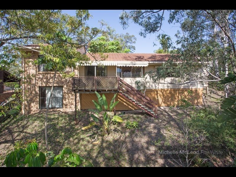 15 Welcome Street, Chapel Hill QLD 4069