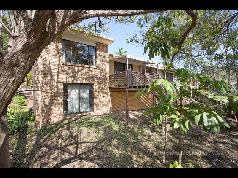 15 Welcome Street, Chapel Hill QLD 4069