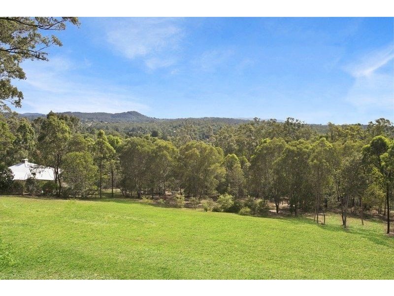 37 Baker’s Hill Place, Anstead QLD 4070