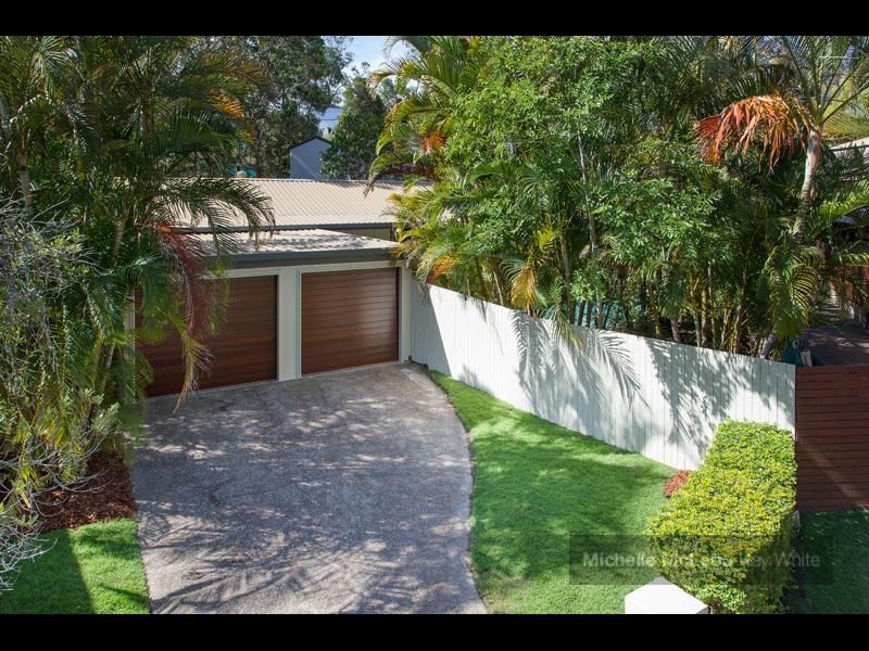 10 Dulhunty Street, Chapel Hill QLD 4069