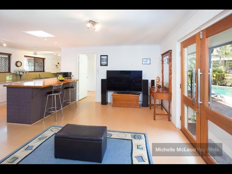 10 Dulhunty Street, Chapel Hill QLD 4069