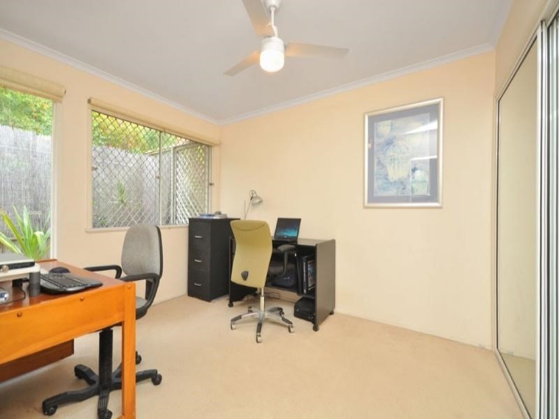 3/104 Carmody Road, St Lucia QLD 4067