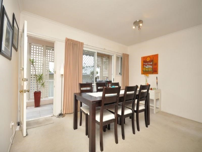 3/104 Carmody Road, St Lucia QLD 4067