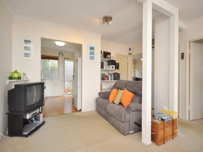 3/104 Carmody Road, St Lucia QLD 4067