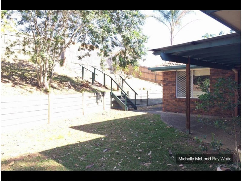 15 Nankoor Street, Chapel Hill QLD 4069