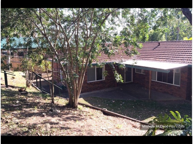 15 Nankoor Street, Chapel Hill QLD 4069