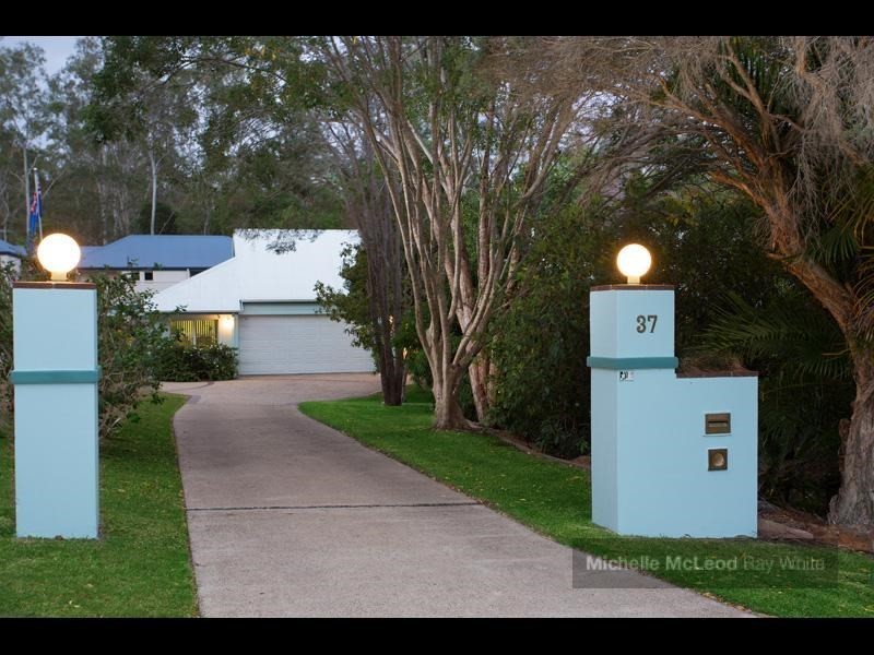 37 Shannan Place, Kenmore Hills QLD 4069