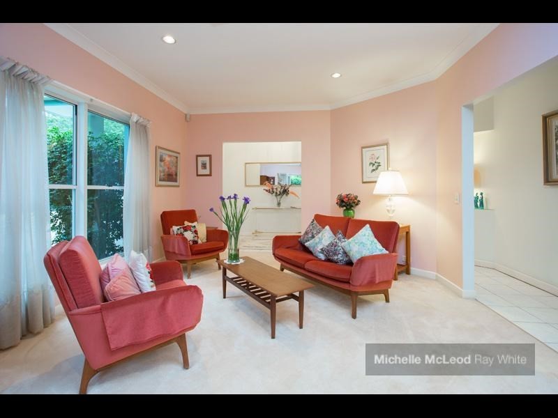 37 Shannan Place, Kenmore Hills QLD 4069