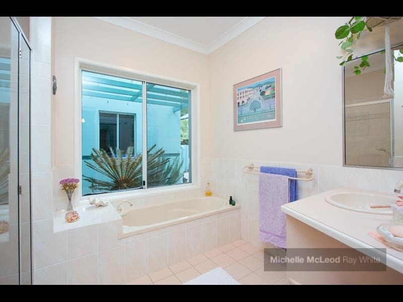 37 Shannan Place, Kenmore Hills QLD 4069