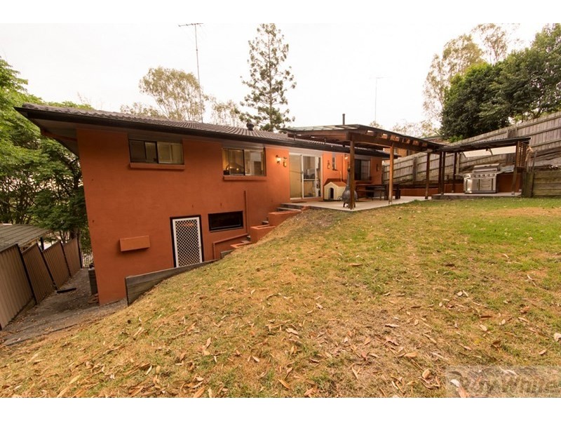 15 Foinaven Street, Kenmore QLD 4069