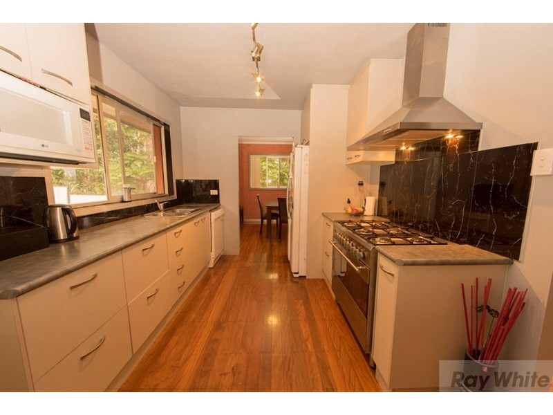 15 Foinaven Street, Kenmore QLD 4069