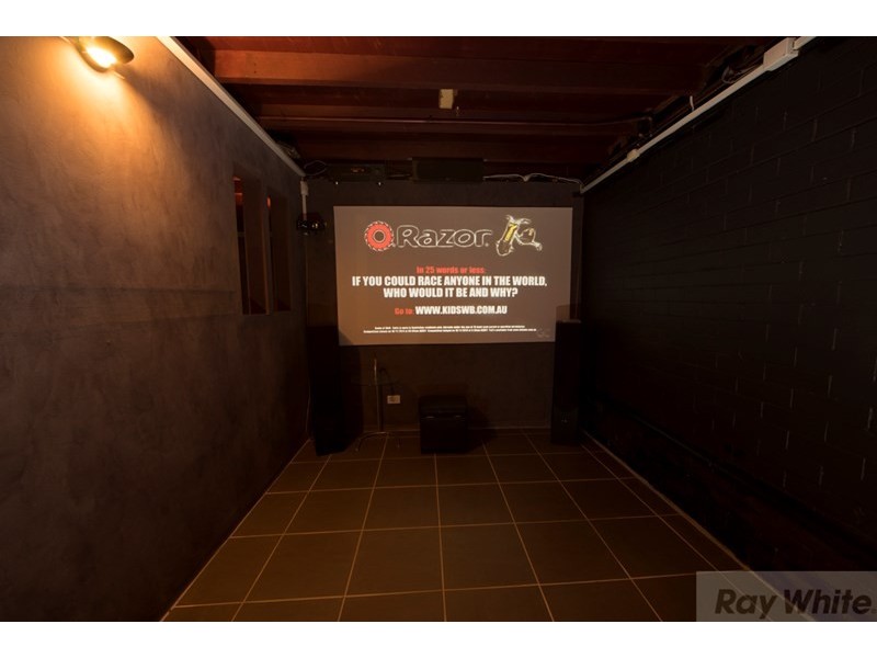 15 Foinaven Street, Kenmore QLD 4069