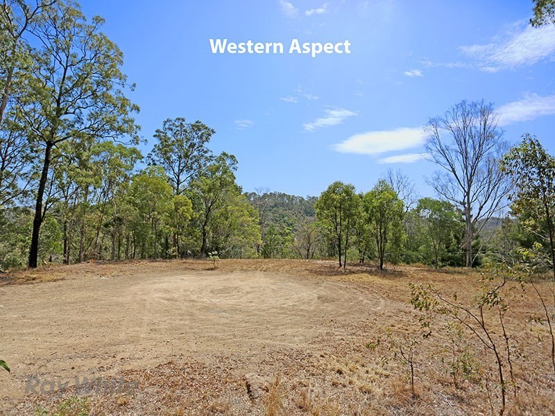 479 Savages Road, Brookfield QLD 4069