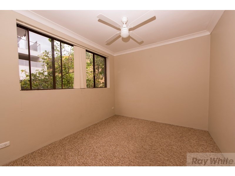8/67 Warren Street, St Lucia QLD 4067