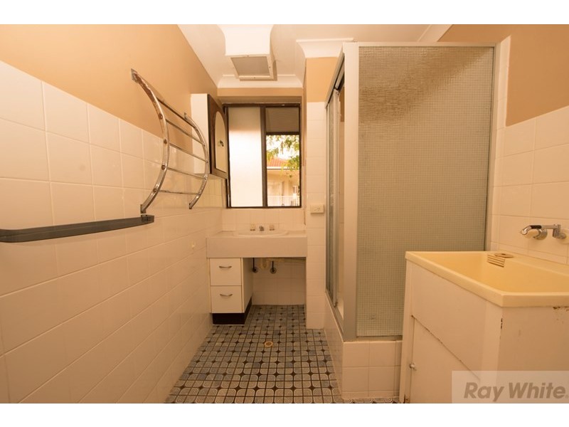 8/67 Warren Street, St Lucia QLD 4067