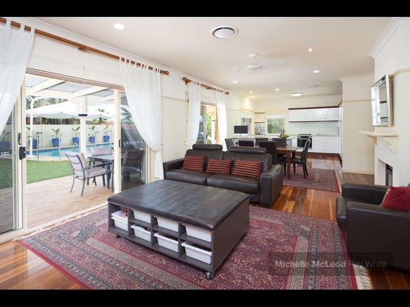 6 Goorna Close, Chapel Hill QLD 4069