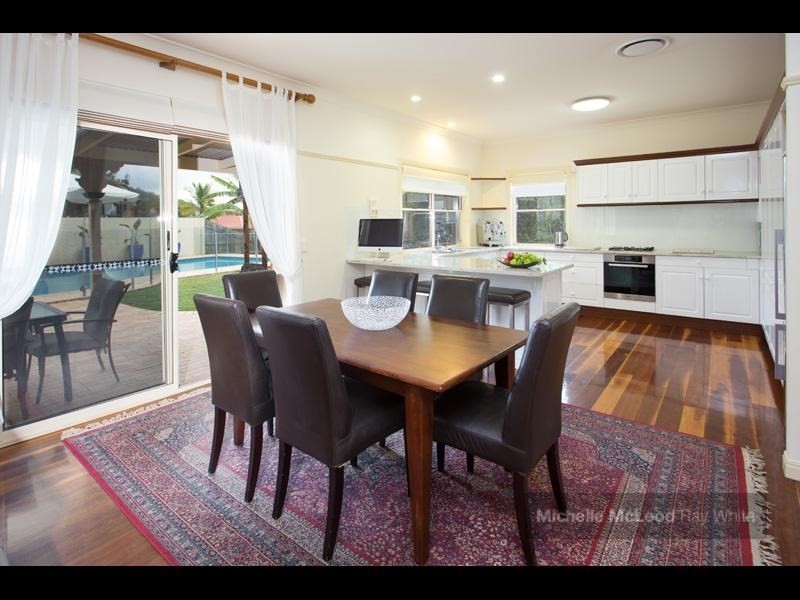 6 Goorna Close, Chapel Hill QLD 4069