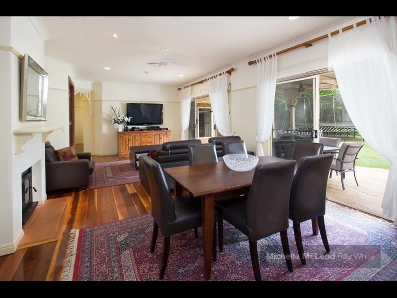 6 Goorna Close, Chapel Hill QLD 4069