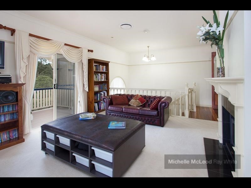 6 Goorna Close, Chapel Hill QLD 4069