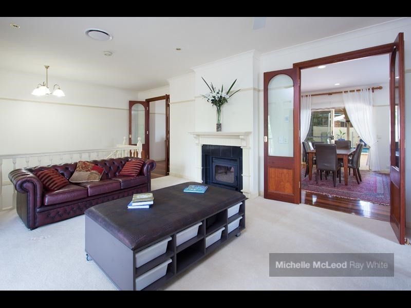 6 Goorna Close, Chapel Hill QLD 4069