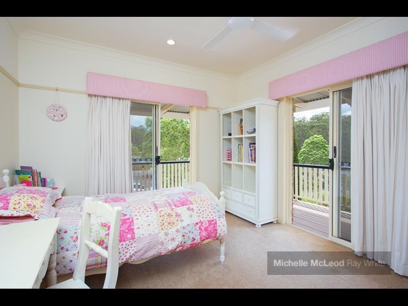 6 Goorna Close, Chapel Hill QLD 4069