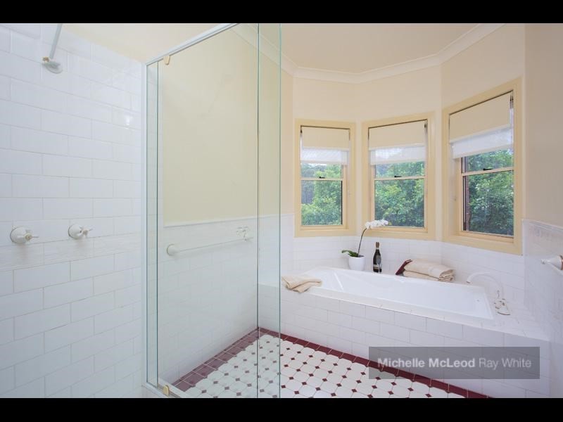 6 Goorna Close, Chapel Hill QLD 4069