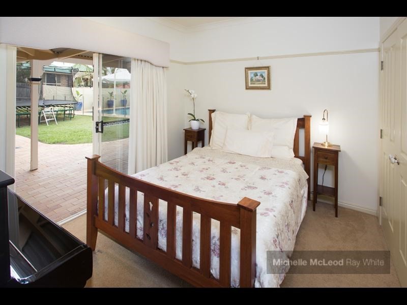 6 Goorna Close, Chapel Hill QLD 4069