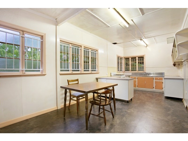 225 Taringa Parade, Taringa QLD 4068