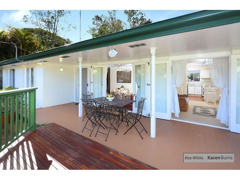 20 Cassandra Street, Chapel Hill QLD 4069