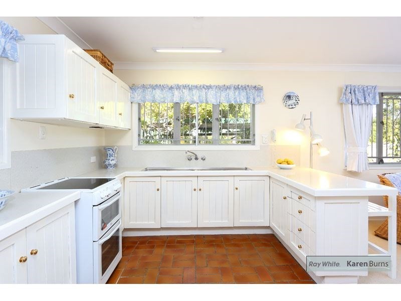 20 Cassandra Street, Chapel Hill QLD 4069