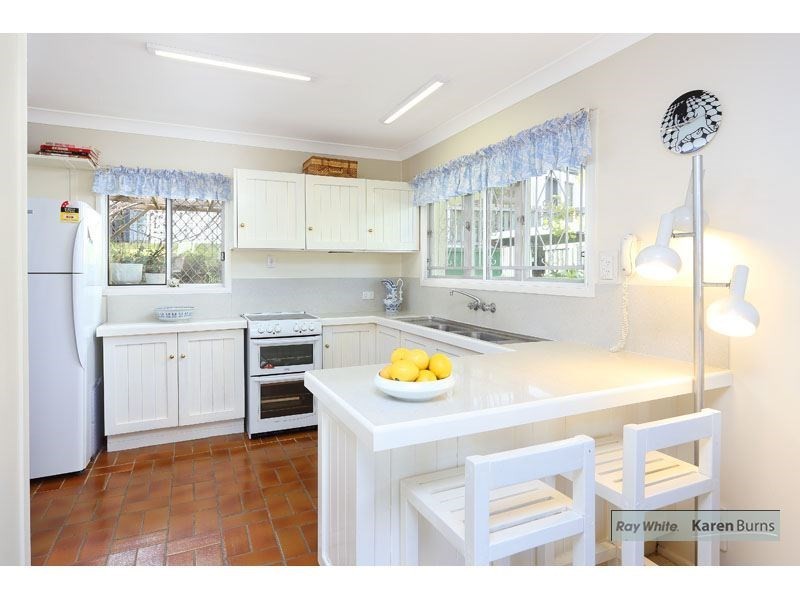 20 Cassandra Street, Chapel Hill QLD 4069