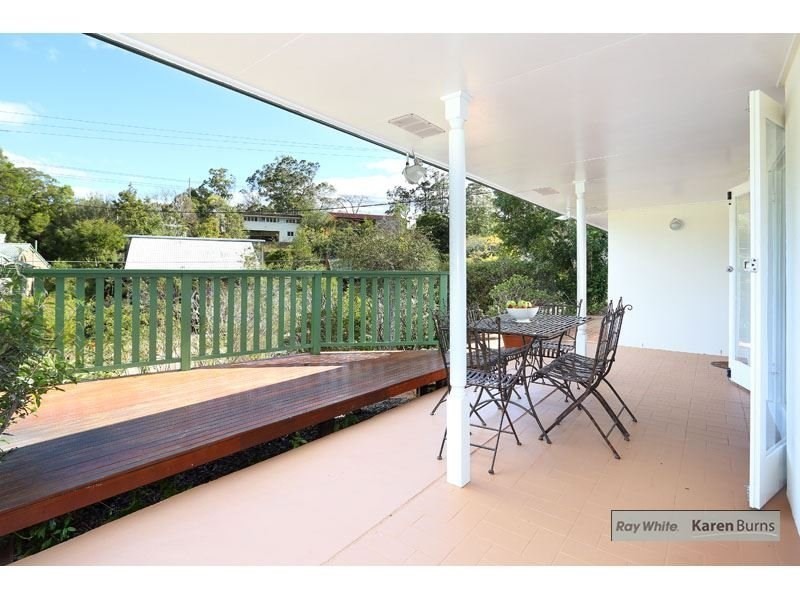 20 Cassandra Street, Chapel Hill QLD 4069