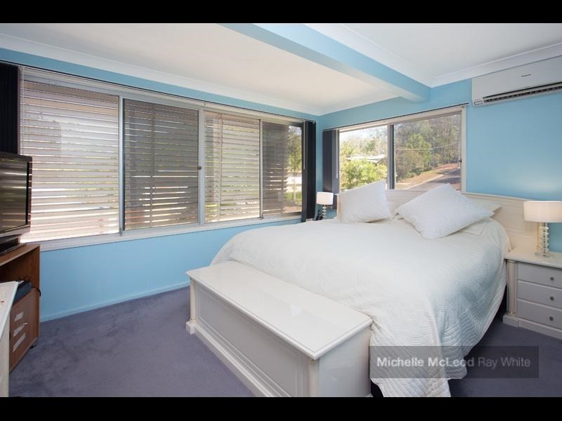 10 Praeger Street, Chapel Hill QLD 4069