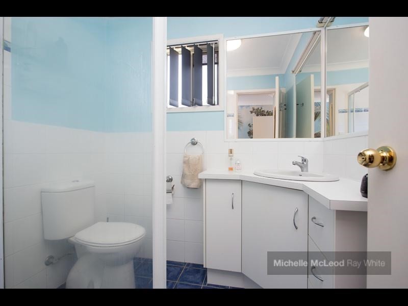 10 Praeger Street, Chapel Hill QLD 4069