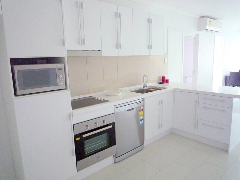 2/51 Lambert Road, Indooroopilly QLD 4068