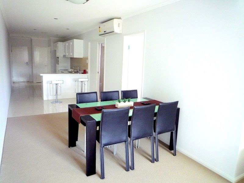 2/51 Lambert Road, Indooroopilly QLD 4068
