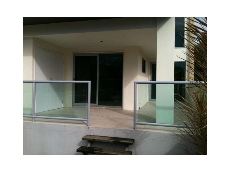 2/51 Lambert Road, Indooroopilly QLD 4068