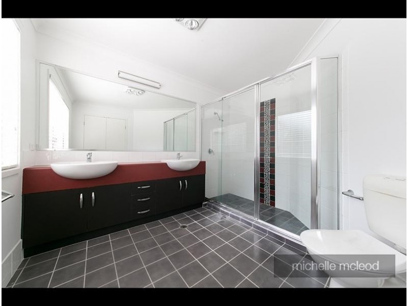 5 Lomandra Place, Chapel Hill QLD 4069