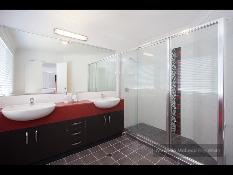 5 Lomandra Place, Chapel Hill QLD 4069
