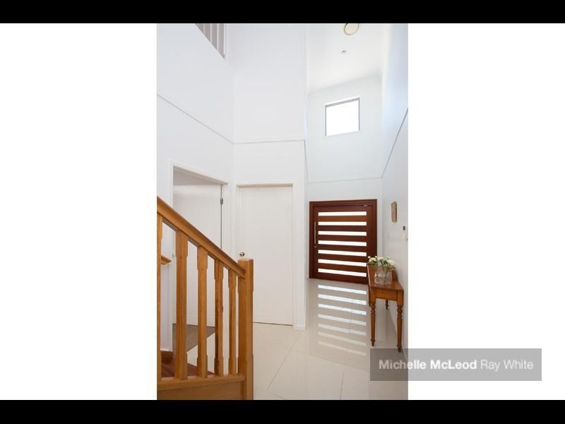 5 Lomandra Place, Chapel Hill QLD 4069