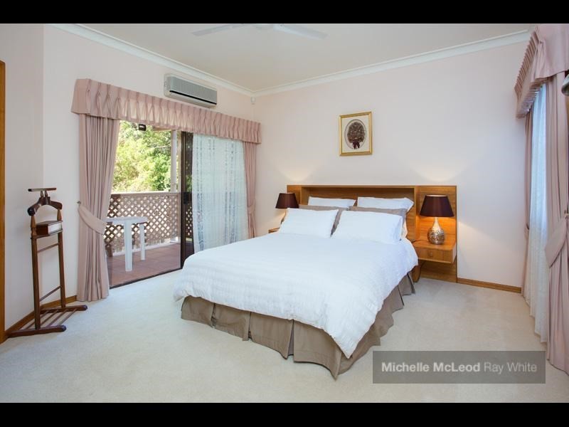 12 Rebecca Street, Chapel Hill QLD 4069