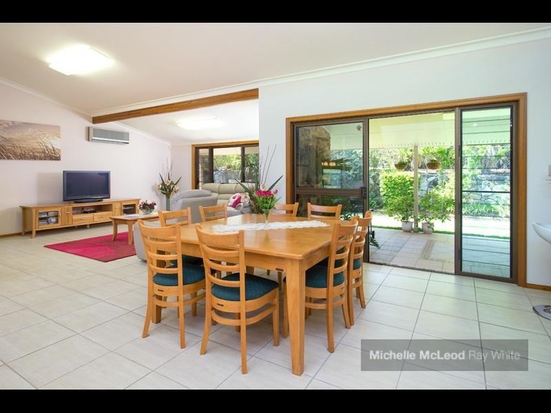 12 Rebecca Street, Chapel Hill QLD 4069