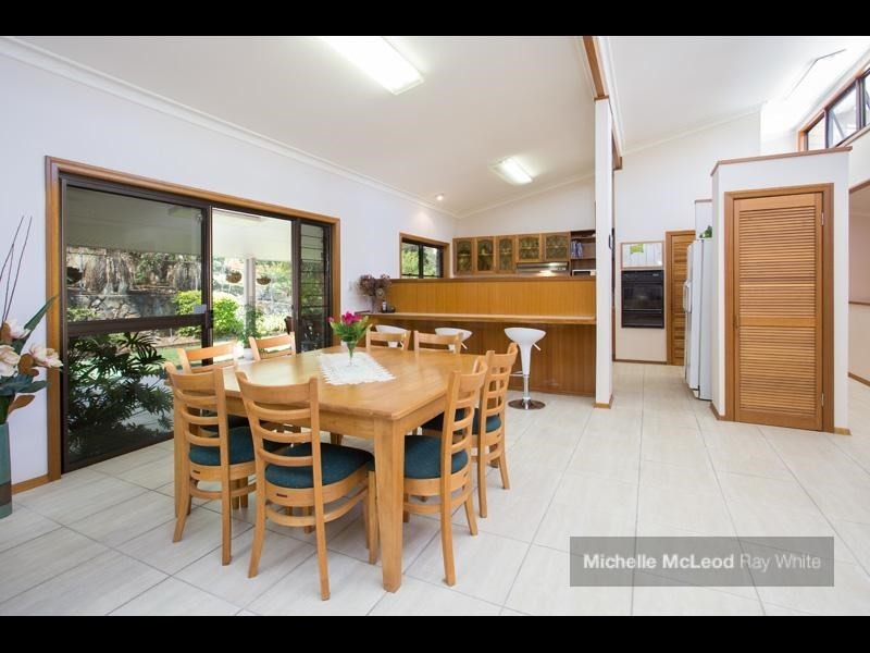 12 Rebecca Street, Chapel Hill QLD 4069