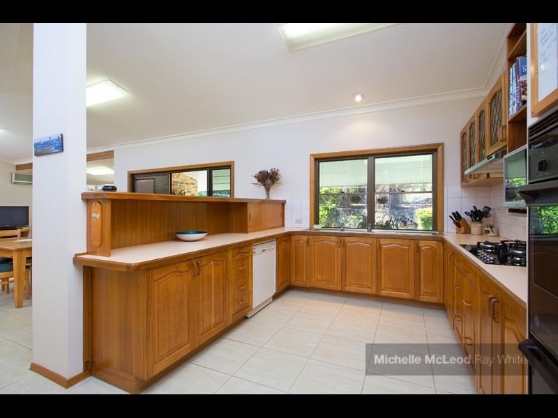 12 Rebecca Street, Chapel Hill QLD 4069