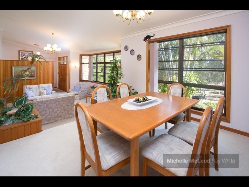 12 Rebecca Street, Chapel Hill QLD 4069