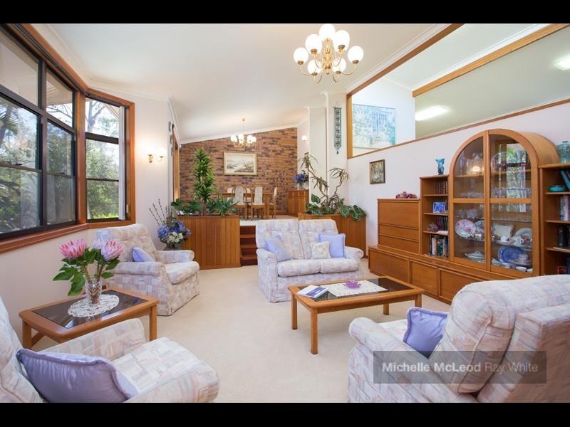 12 Rebecca Street, Chapel Hill QLD 4069